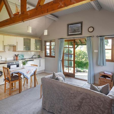 Beautiful Cottage With Stunning Views In Box Box  Luaran gambar