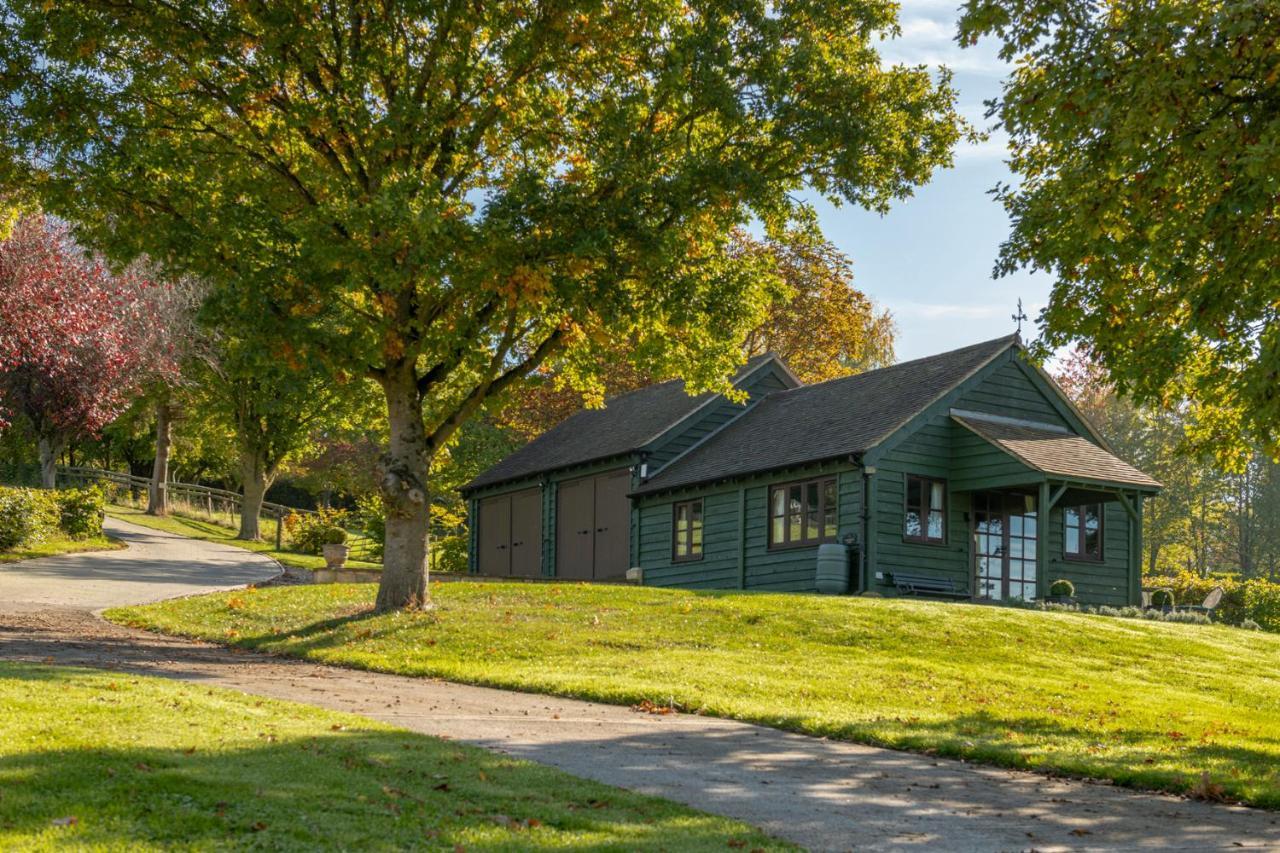 Beautiful Cottage With Stunning Views In Box Box  Luaran gambar