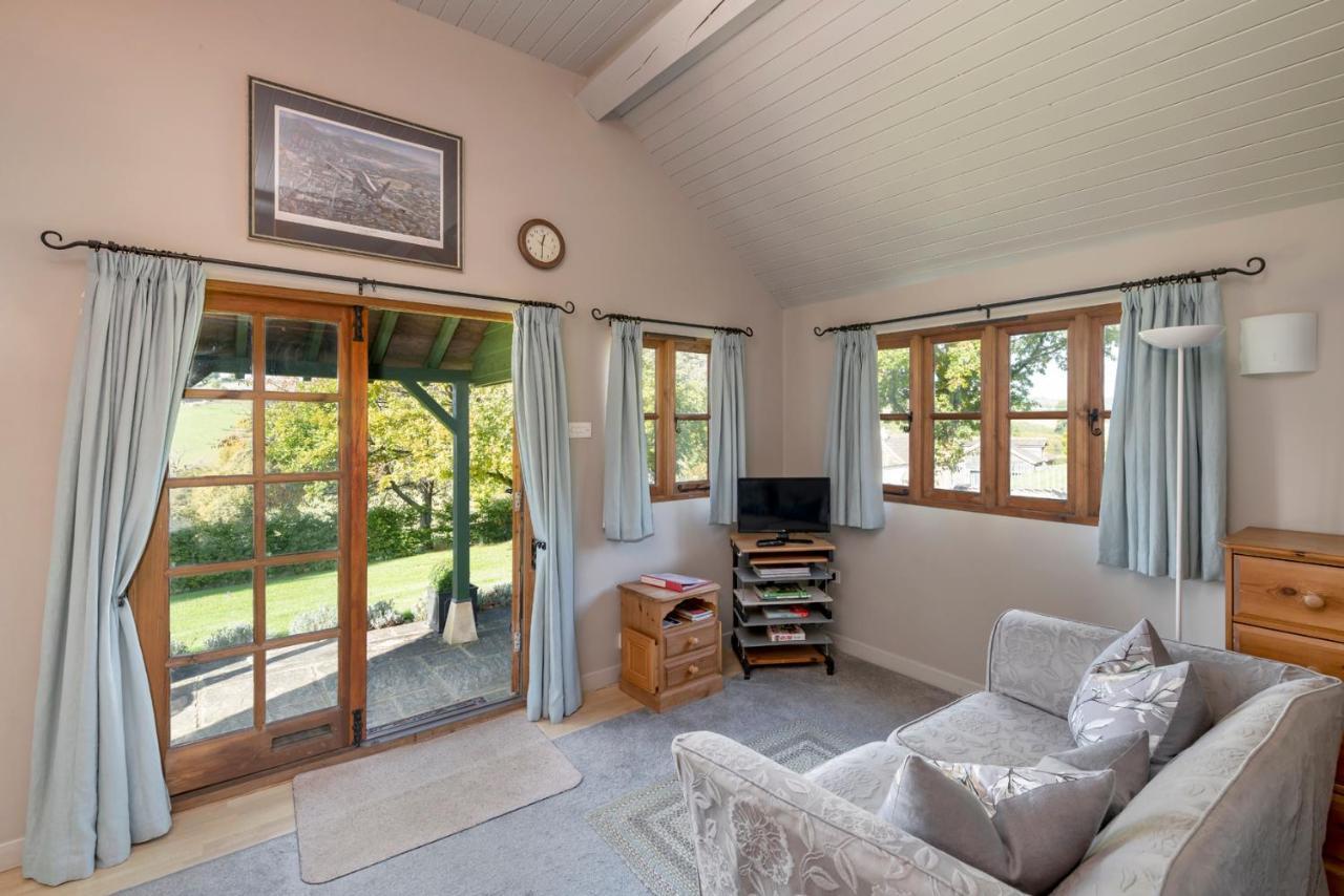 Beautiful Cottage With Stunning Views In Box Box  Luaran gambar