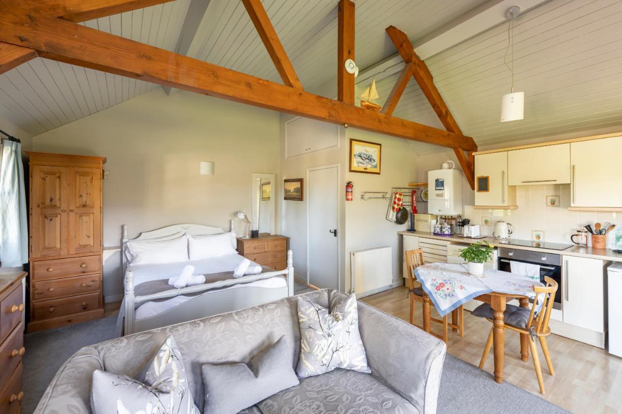 Beautiful Cottage With Stunning Views In Box Box  Luaran gambar