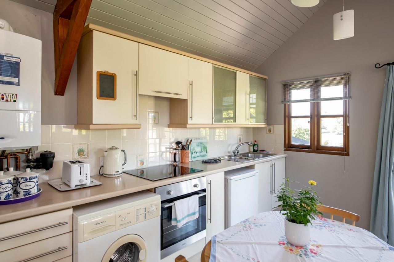 Beautiful Cottage With Stunning Views In Box Box  Luaran gambar