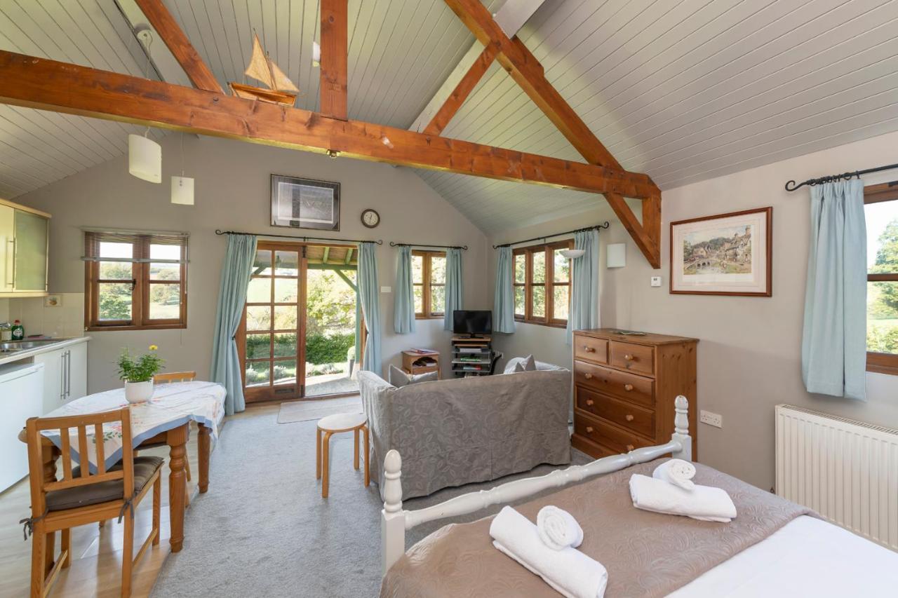 Beautiful Cottage With Stunning Views In Box Box  Luaran gambar